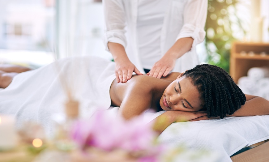 Prenatal massage: 8 great reasons to treat on your own